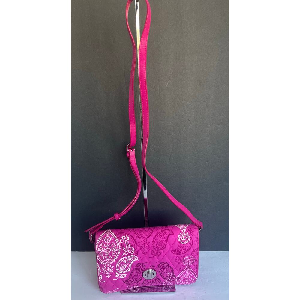 NWOT Vera Bradley Pink Stamped‎ Paisley Organizer Turnlock Crossbody Bag Purse
